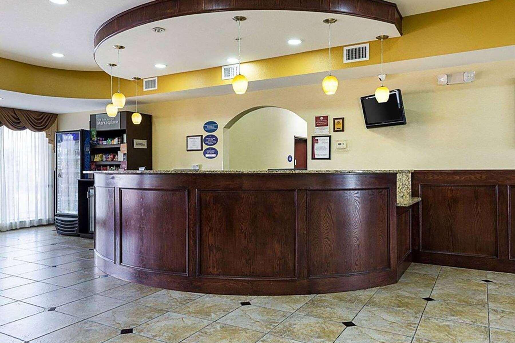 Days Inn & Suites By Wyndham Houston / West Energy Corridor Eksteriør bilde