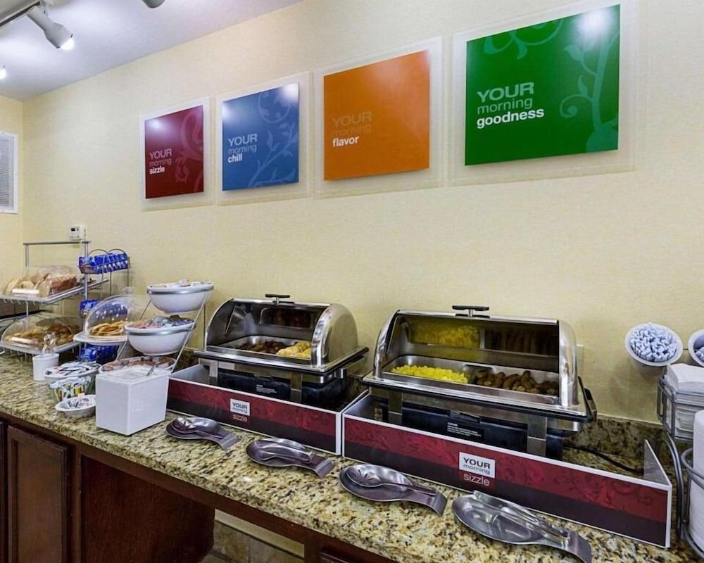 Days Inn & Suites By Wyndham Houston / West Energy Corridor Eksteriør bilde